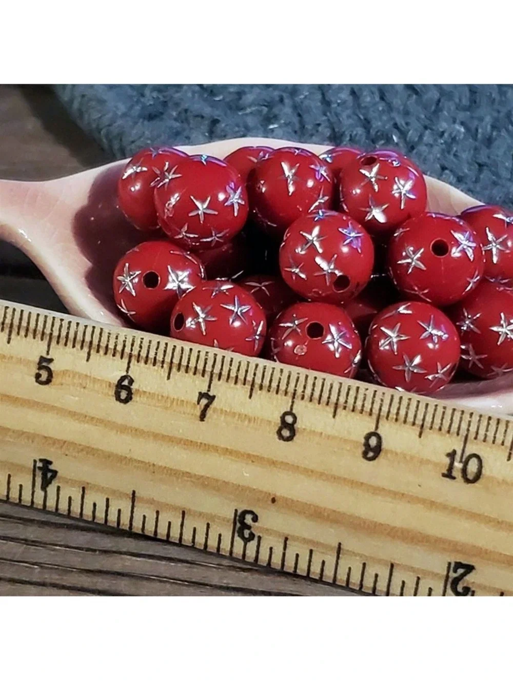 10 Vintage Retro Red & Silver Stars 12mm Round Acrylic Shabby Chic Beads